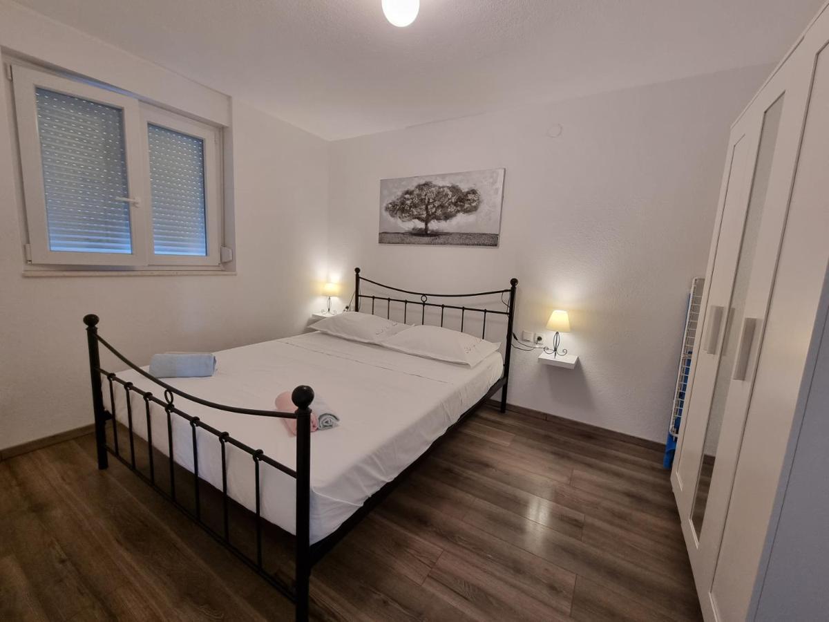 Apartmani Mistral Rogoznica  Esterno foto