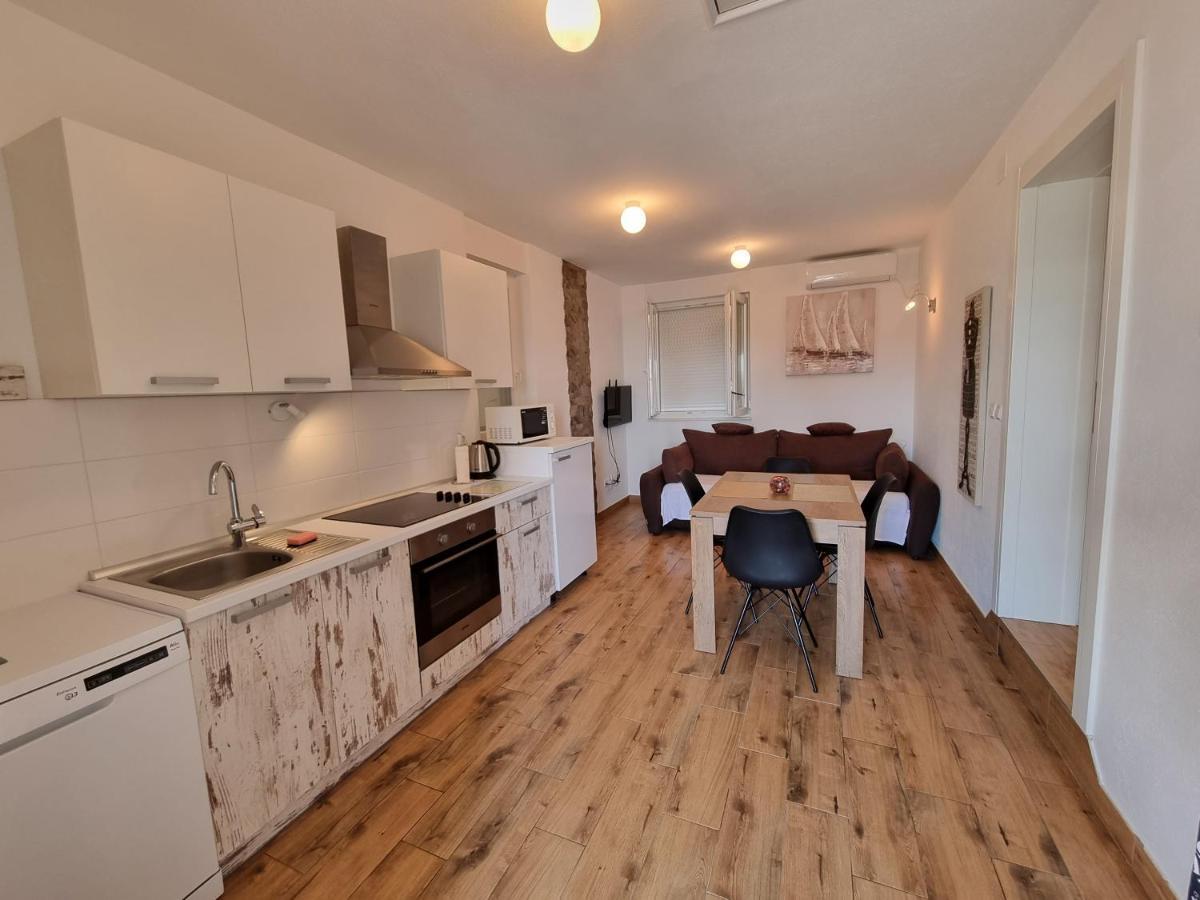 Apartmani Mistral Rogoznica  Esterno foto