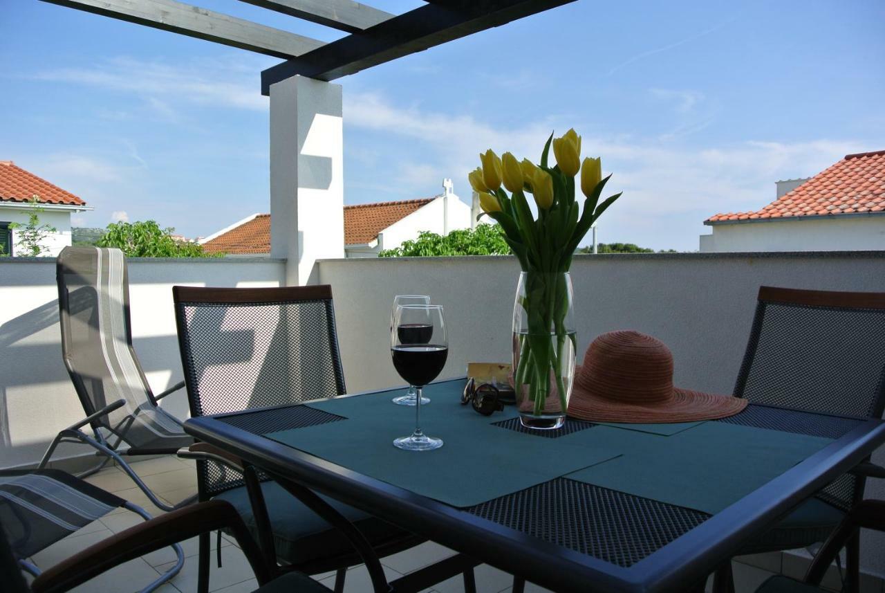 Apartmani Mistral Rogoznica  Esterno foto