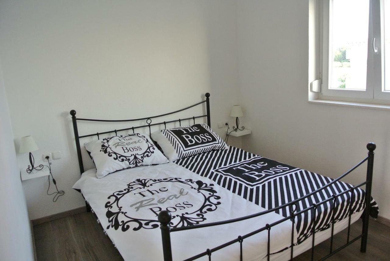 Apartmani Mistral Rogoznica  Esterno foto