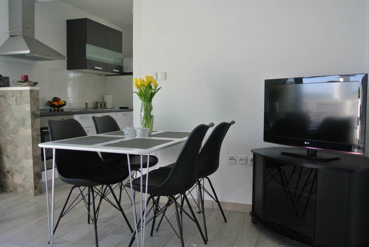 Apartmani Mistral Rogoznica  Esterno foto