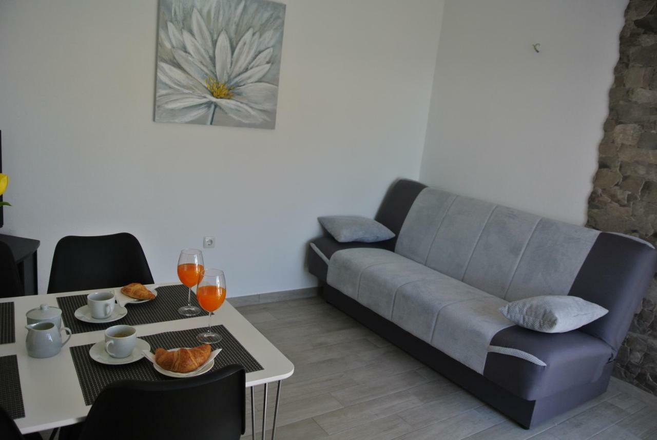 Apartmani Mistral Rogoznica  Esterno foto