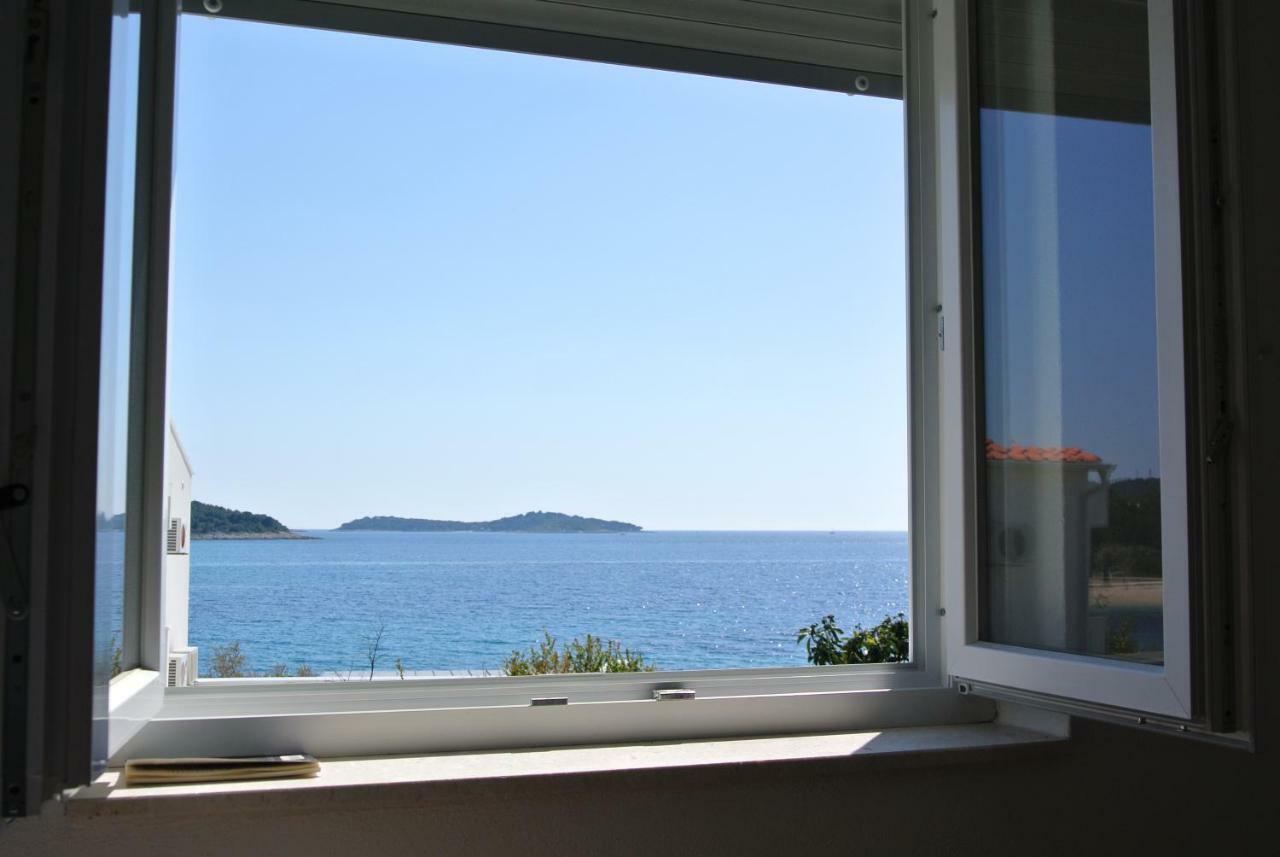 Apartmani Mistral Rogoznica  Esterno foto