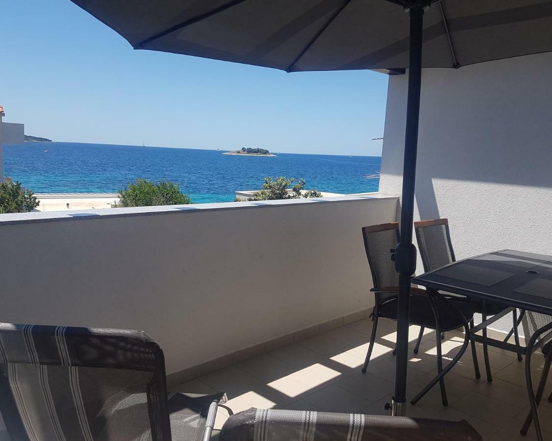 Apartmani Mistral Rogoznica  Esterno foto
