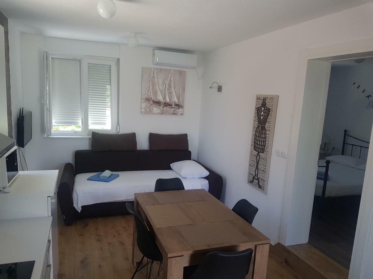 Apartmani Mistral Rogoznica  Esterno foto
