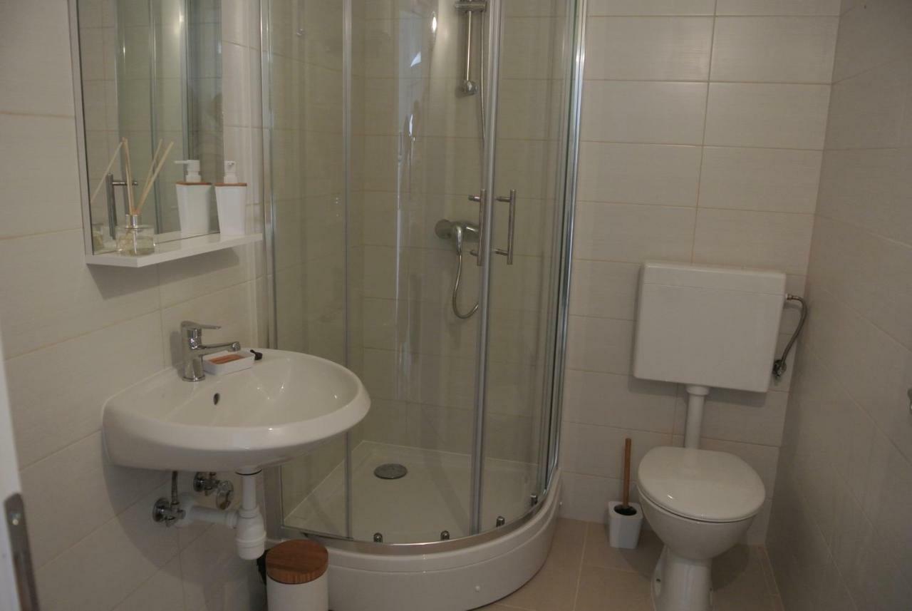Apartmani Mistral Rogoznica  Esterno foto
