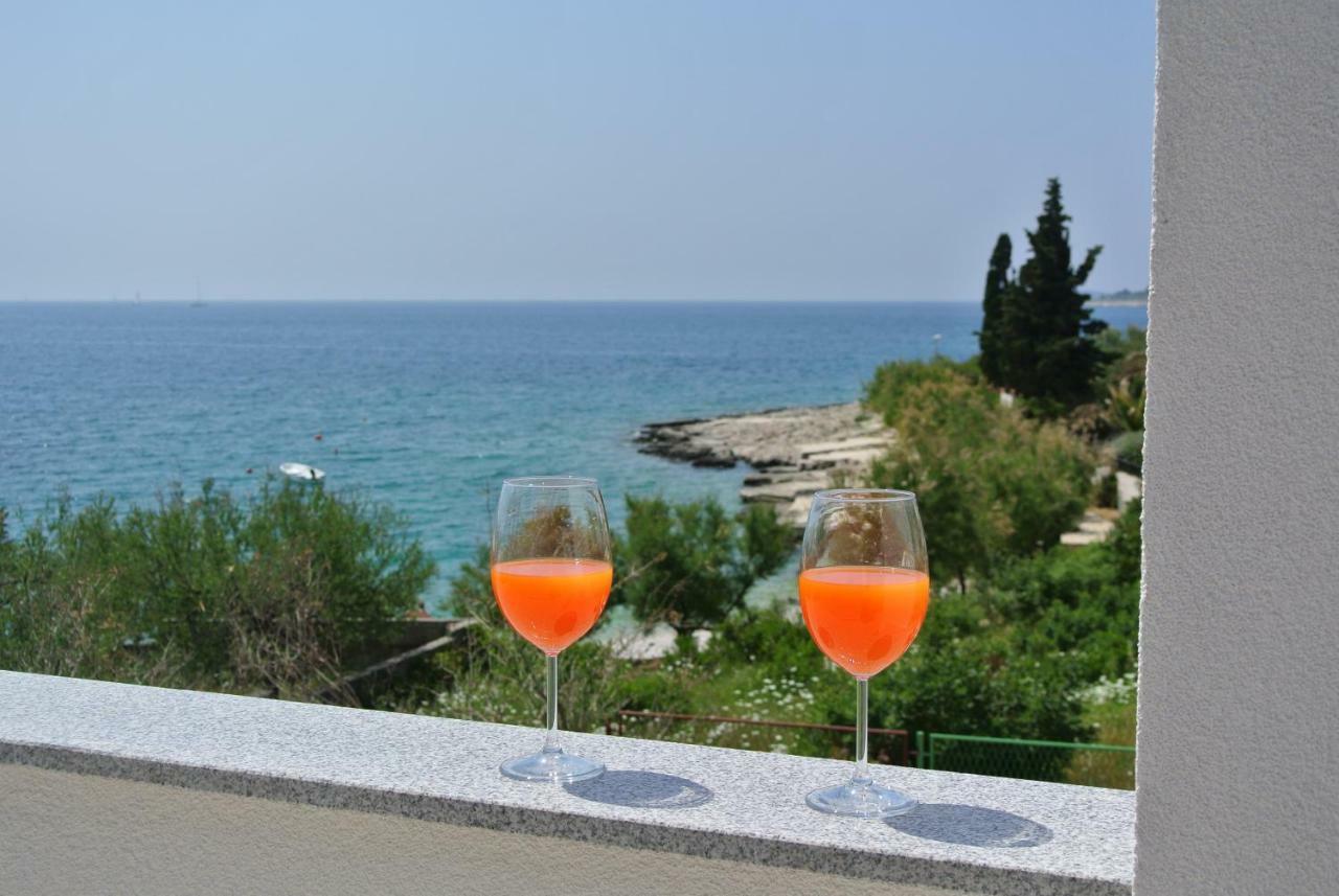 Apartmani Mistral Rogoznica  Esterno foto