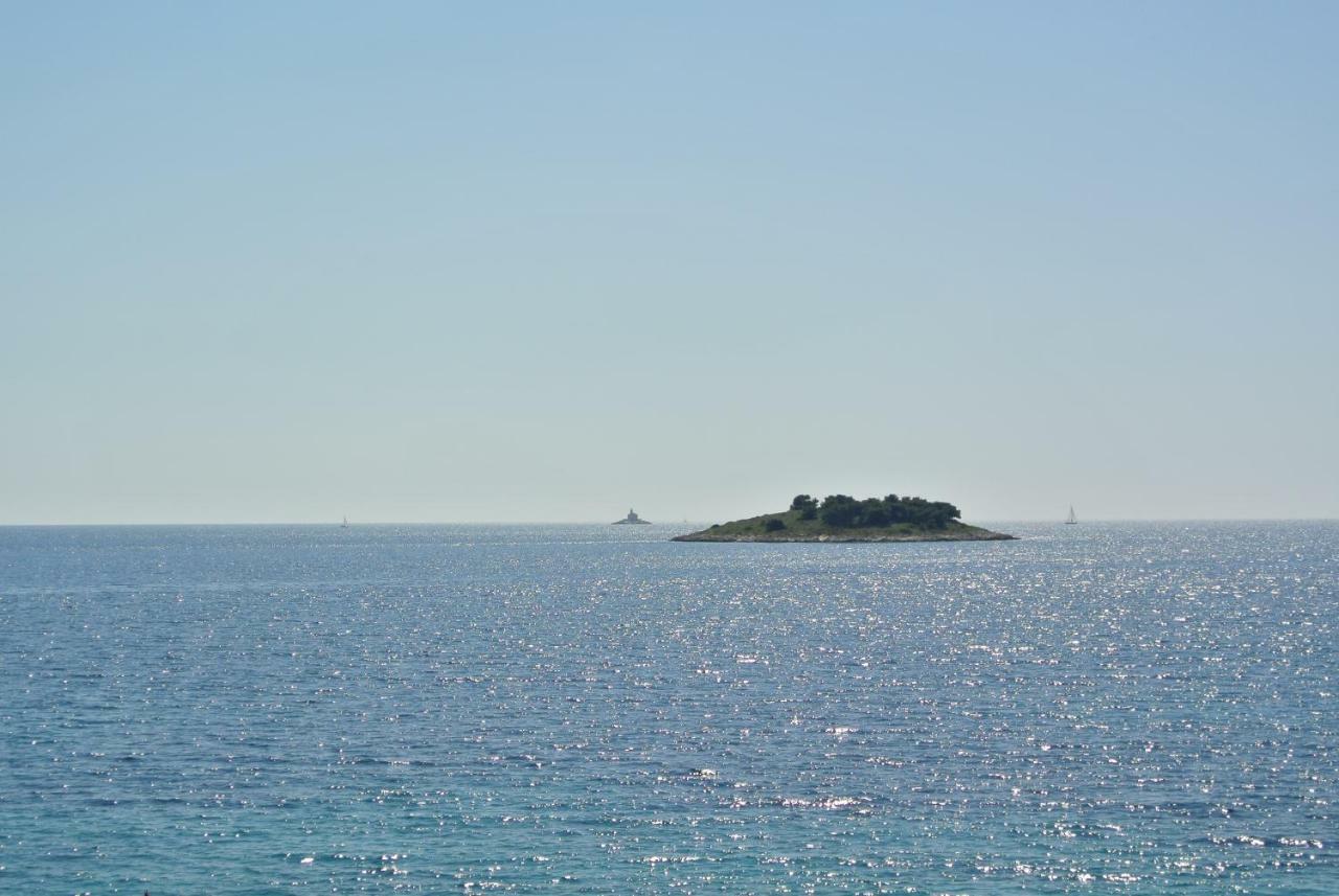 Apartmani Mistral Rogoznica  Esterno foto